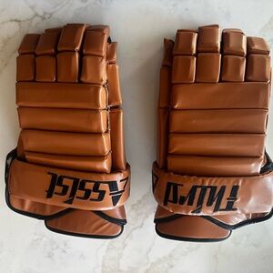 Brown Hockey Gloves Third Assist size 15
